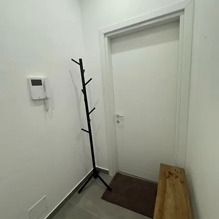 Apartament Xhm Selitë e Vogël